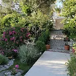 Paradise House At Sea Bed and Breakfast