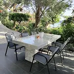 Paradise House At Sea Bed and Breakfast Ραμπ