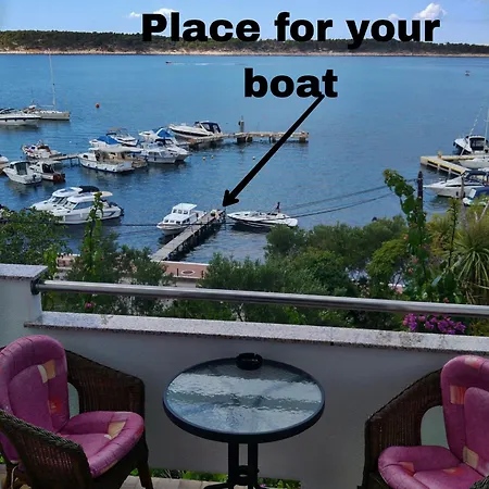 Paradise House At Sea *
