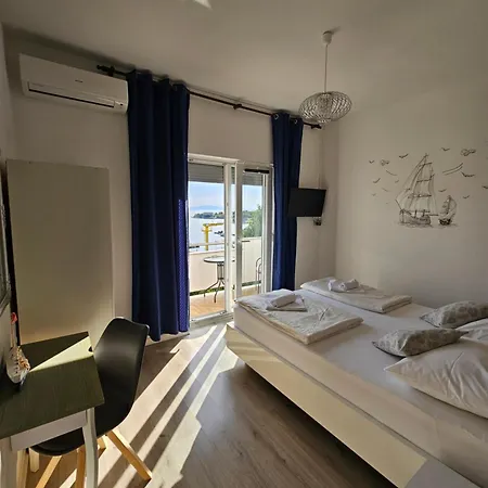 Bed & Breakfast Paradise House At Sea 3*