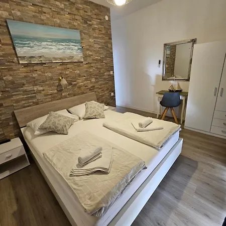 Paradise House At Sea 3*