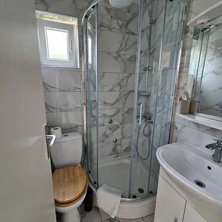 Bed & Breakfast Paradise House At Sea