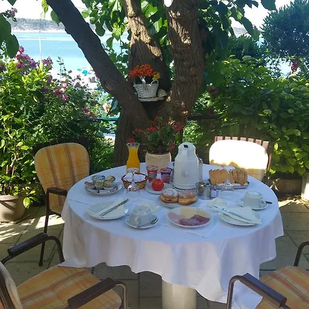 Paradise House At Sea B&B